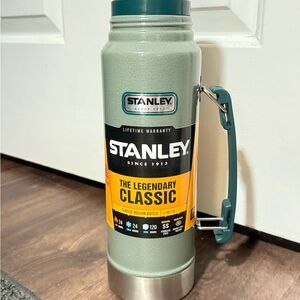 Stanley Classic Green Vacuum Bottle